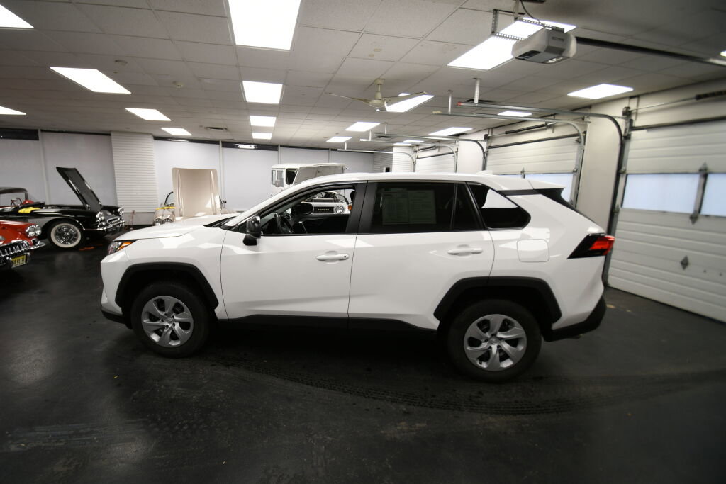 Certified 2024 Toyota RAV4 LE image 4