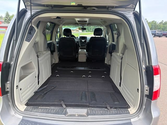 Used 2015 Chrysler Town & Country Touring-L w/ Driver Convenience Group FWD image 7