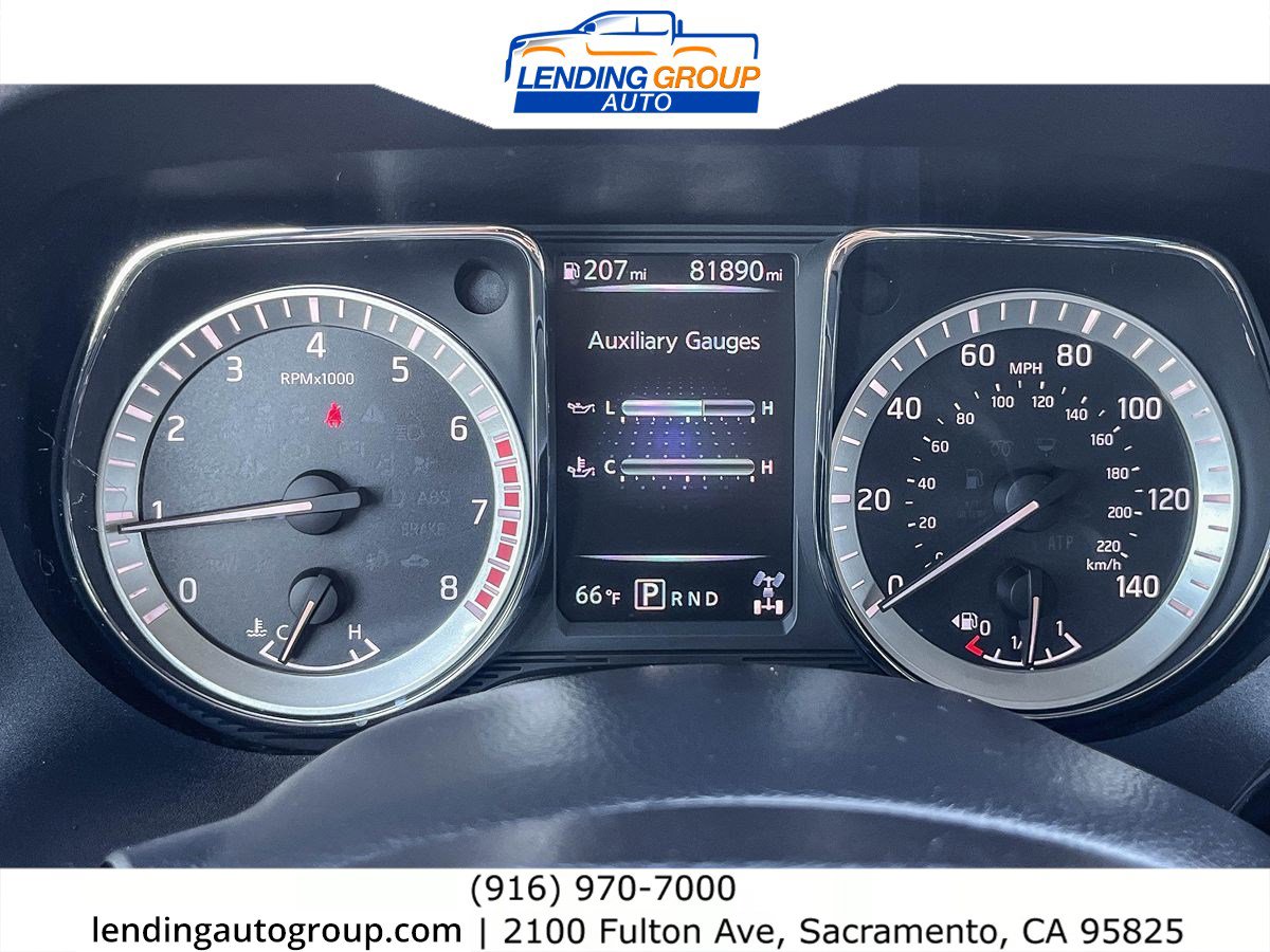 Used 2017 Nissan Titan SV image 21