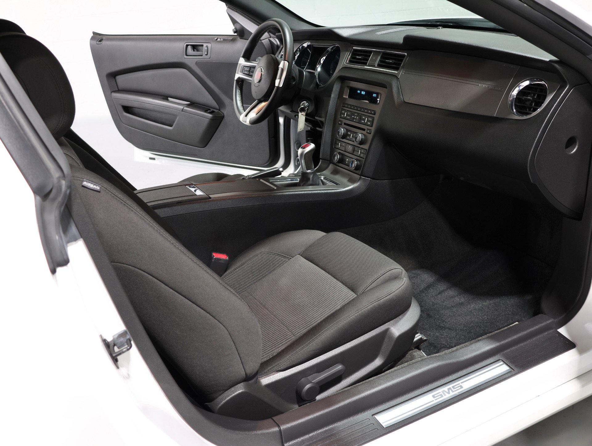 Used 2013 Ford Mustang GT RWD image 4
