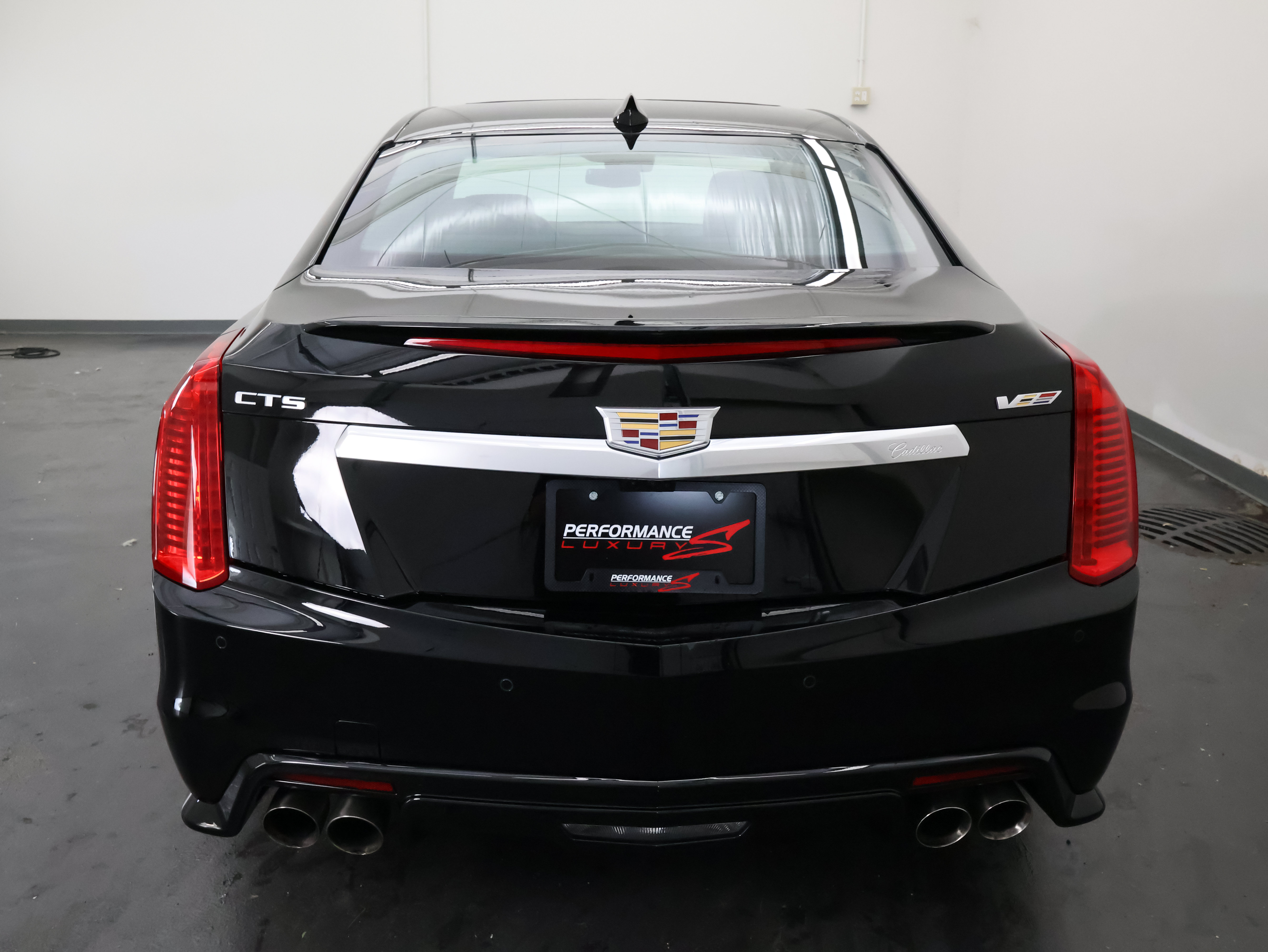 Used 2019 Cadillac CTS V w/ Luxury Package RWD image 4
