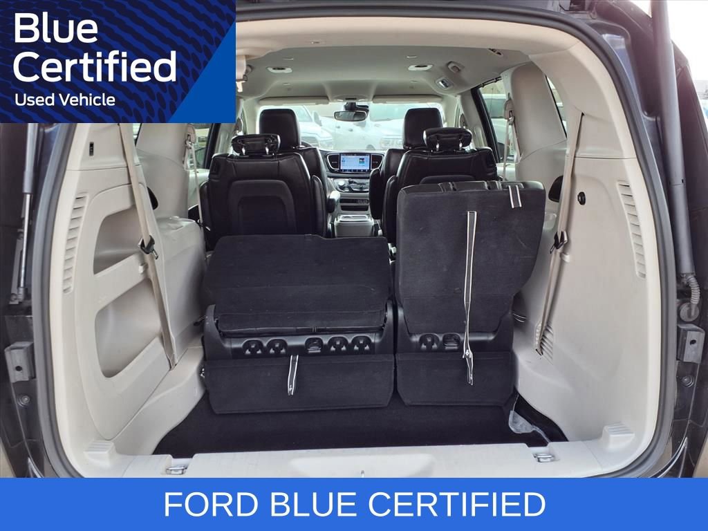 Used 2024 Chrysler Pacifica Touring-L FWD image 32