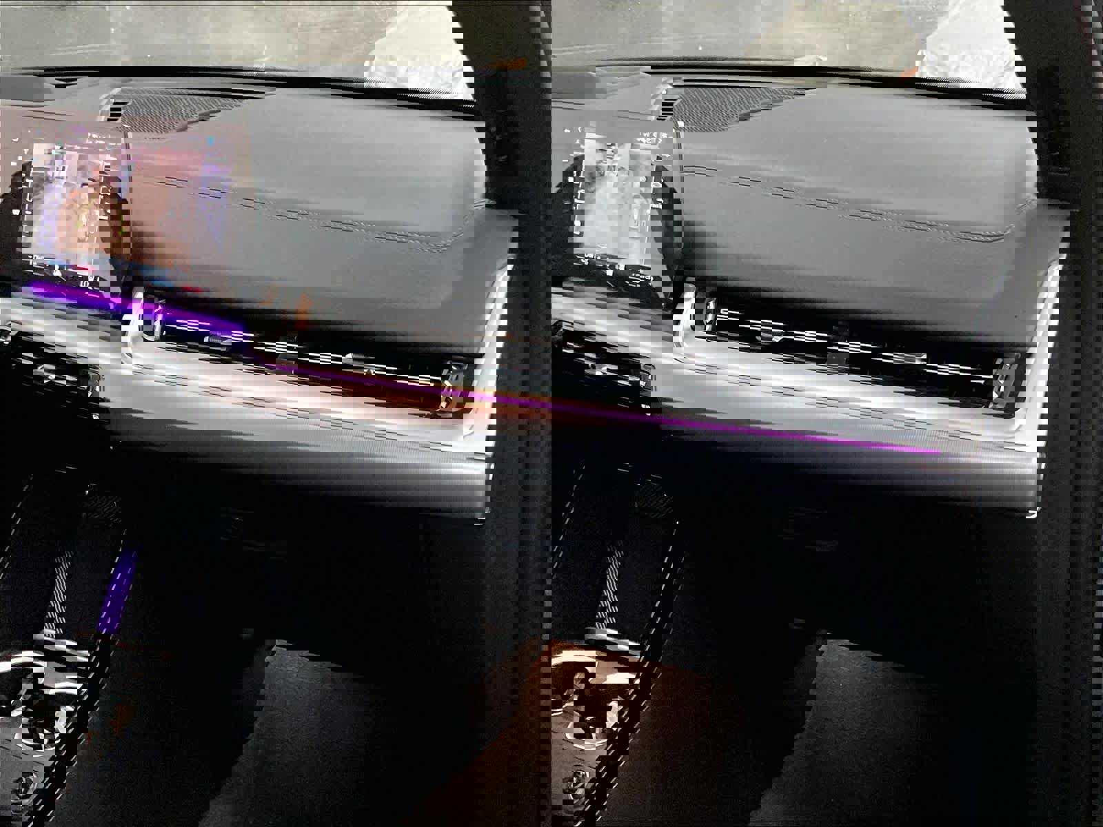 Certified 2025 BMW X2 xDrive28i w/ Premium Package image 17