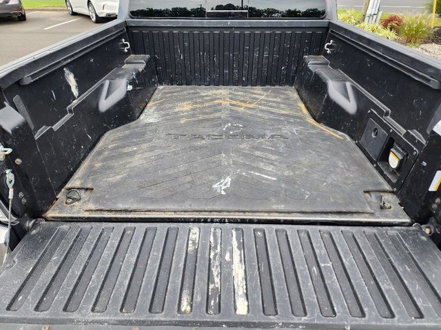 Used 2022 Toyota Tacoma TRD Off-Road image 17