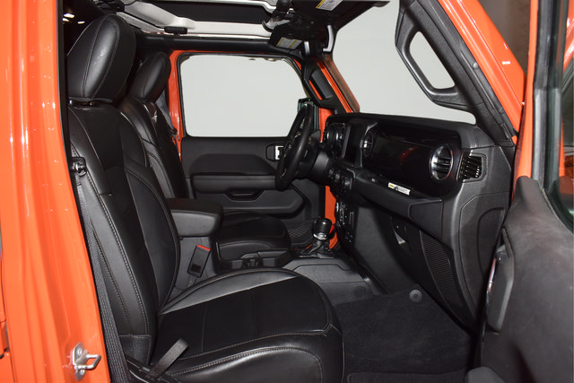Used 2023 Jeep Wrangler Unlimited Sahara AWD/4WD image 13