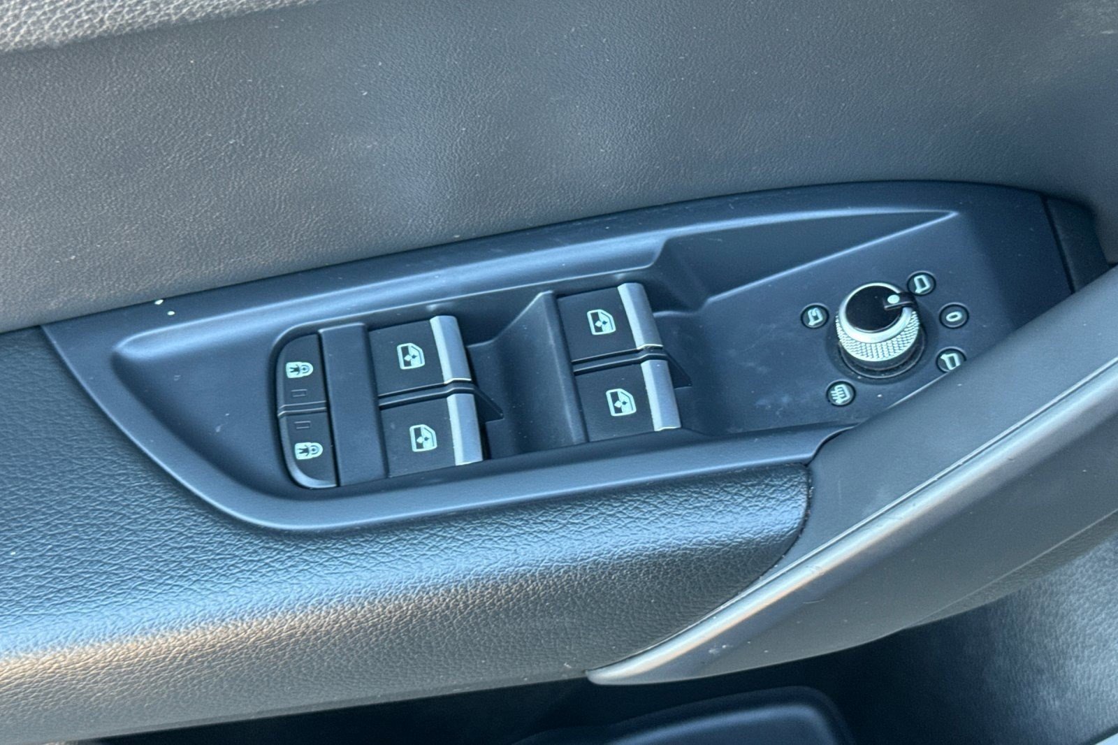 Used 2022 Audi Q5 2.0T Premium w/ Convenience Package image 13