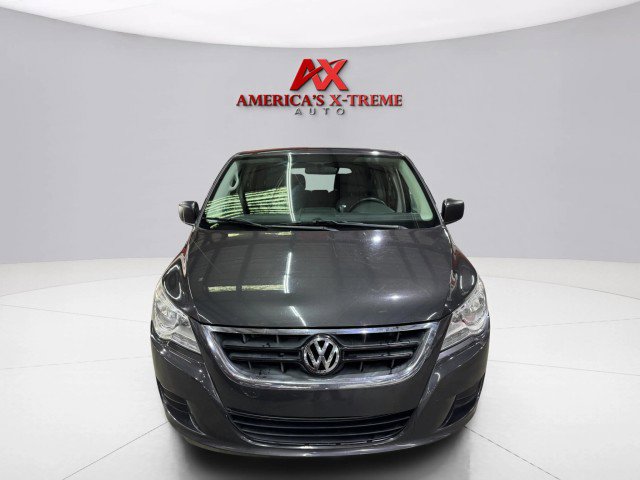 Used 2012 Volkswagen Routan S image 2