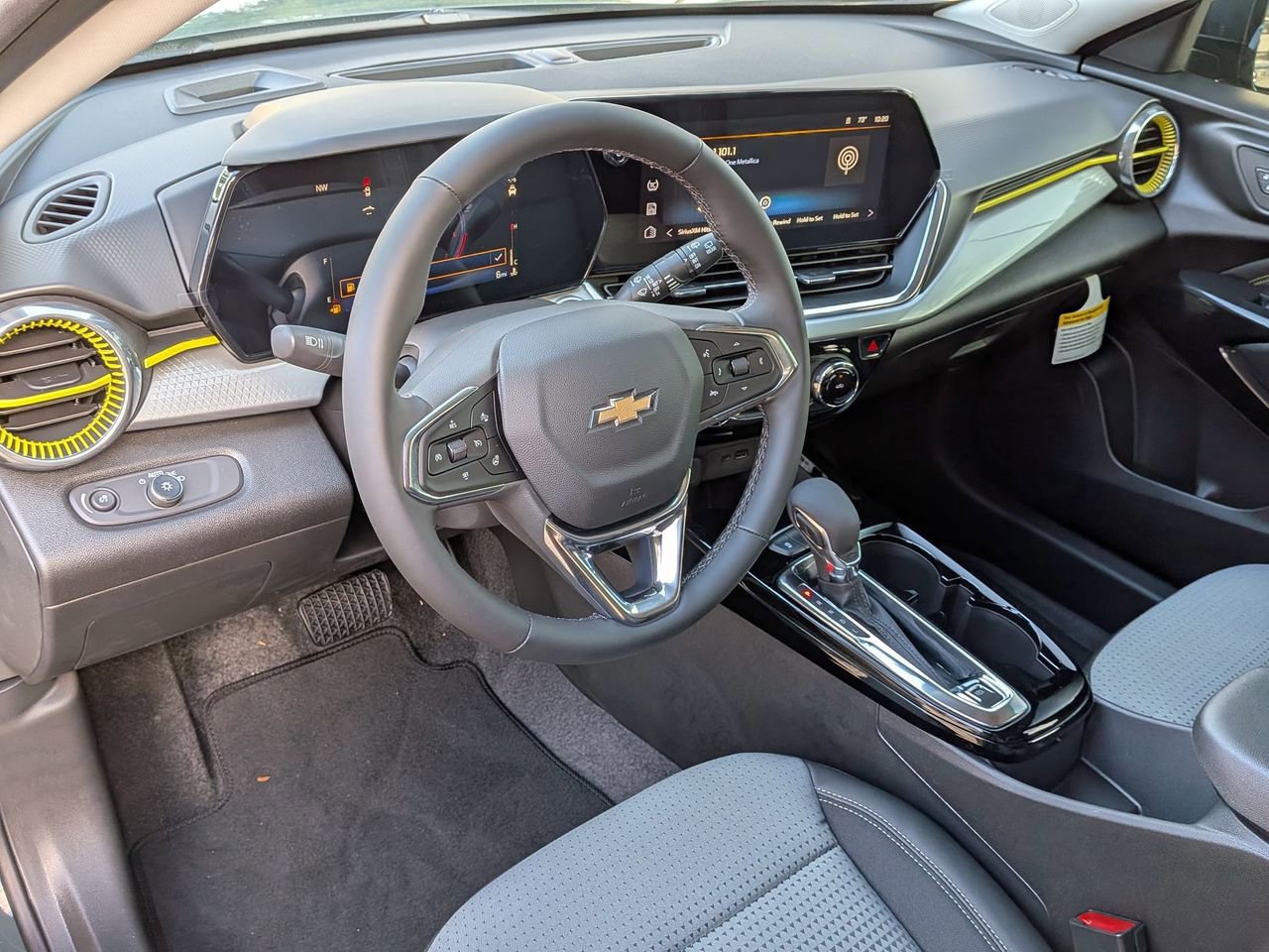 New 2026 Chevrolet Trax LT w/ Driver Confidence Package image 9