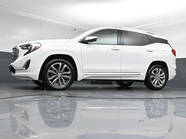 Used 2020 GMC Terrain Denali w/ Denali Premium Package AWD/4WD image 38