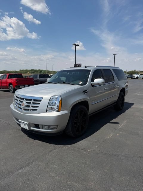 Used 2010 Cadillac Escalade ESV Premium AWD/4WD image 4