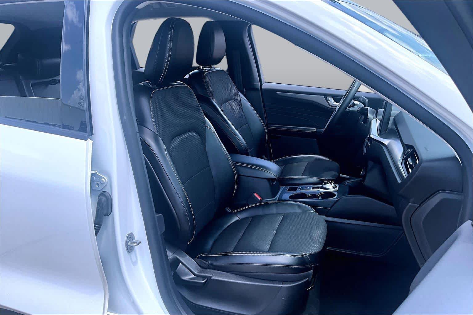 Used 2023 Ford Escape SE FWD image 9