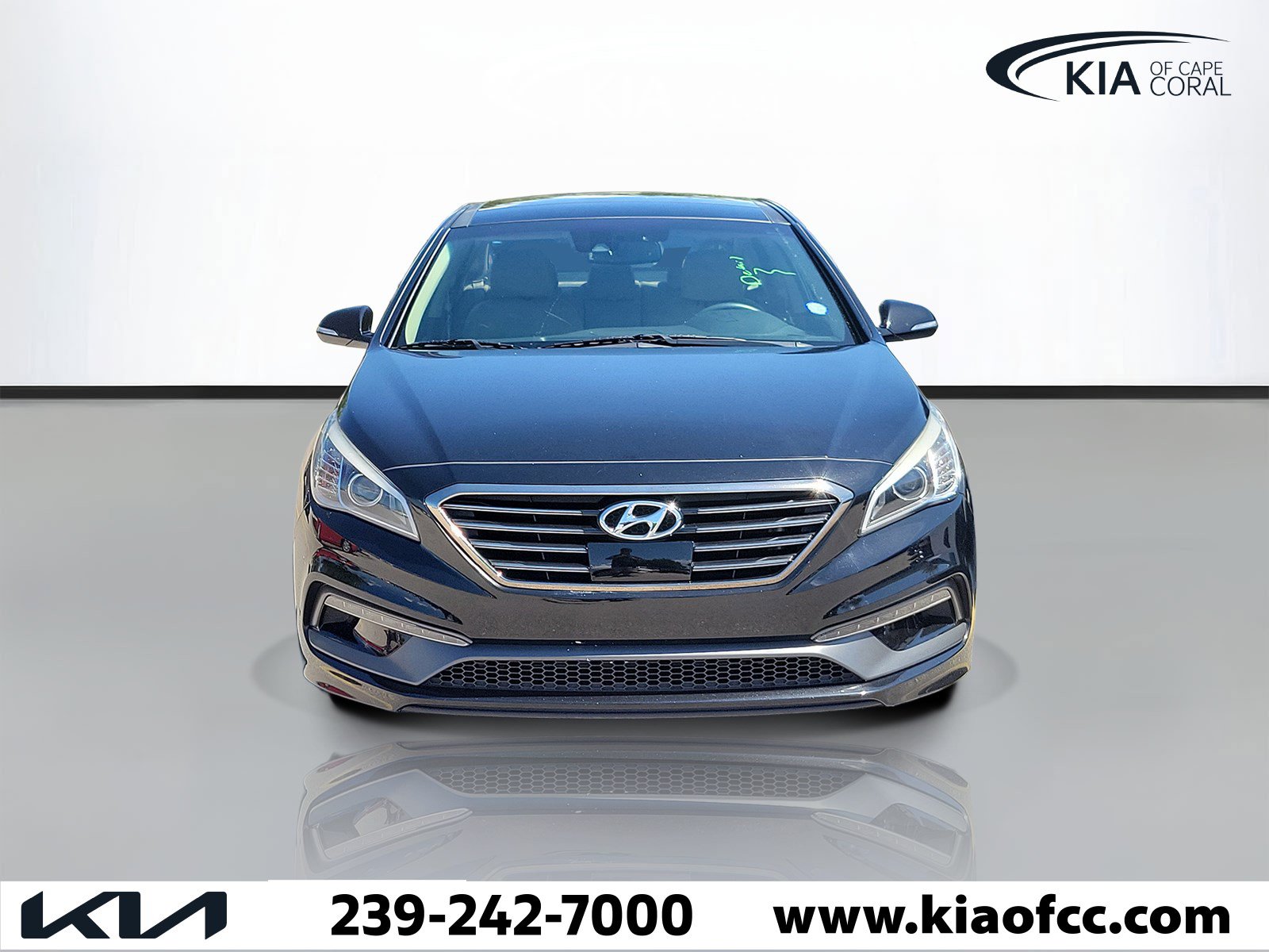 Used 2016 Hyundai Sonata Limited w/ Option Group 04 FWD image 2