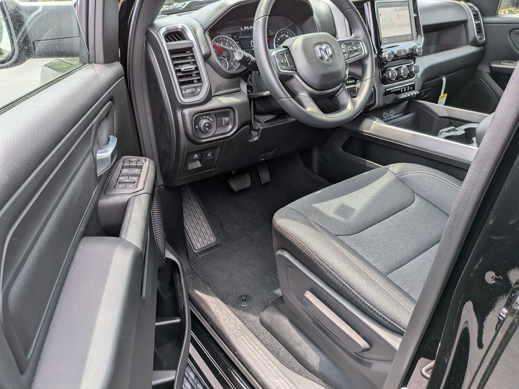 New 2026 RAM 1500 Express AWD/4WD image 11