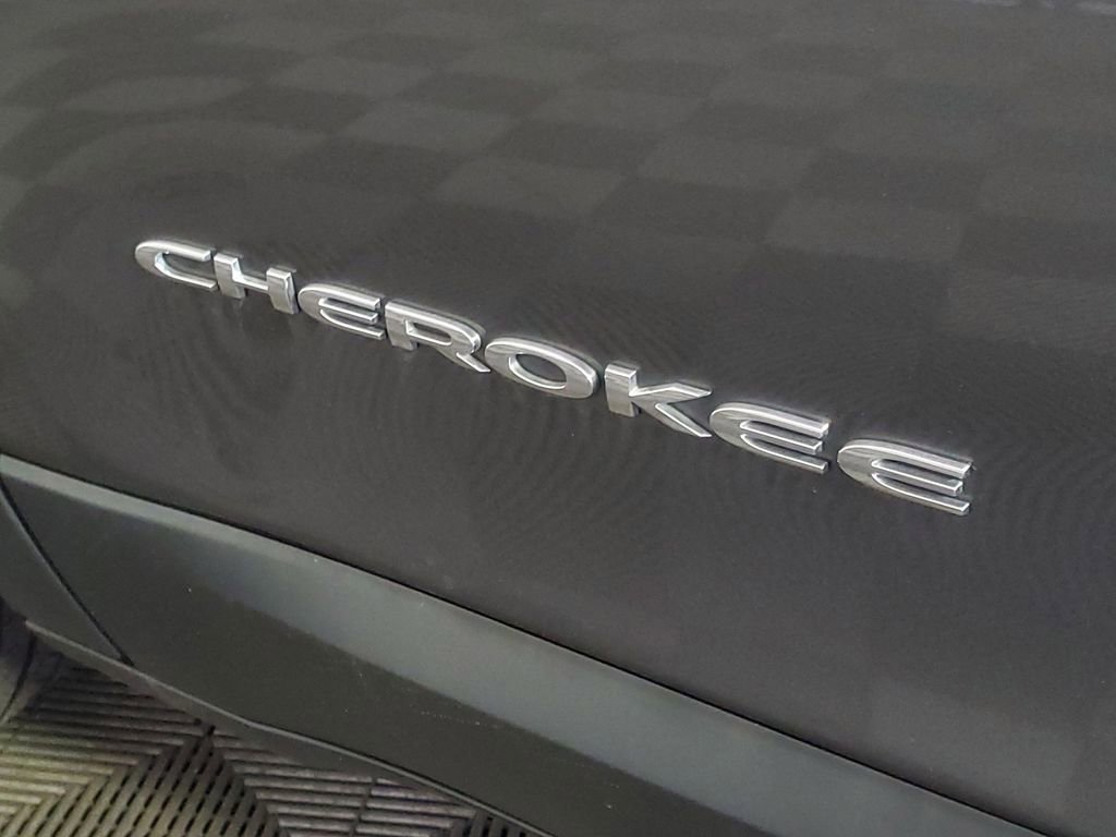 Used 2020 Jeep Cherokee Limited image 6