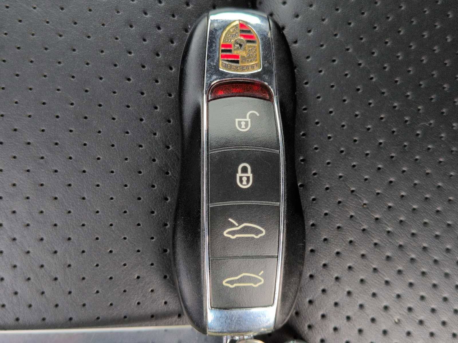 Used 2016 Porsche Cayman image 30