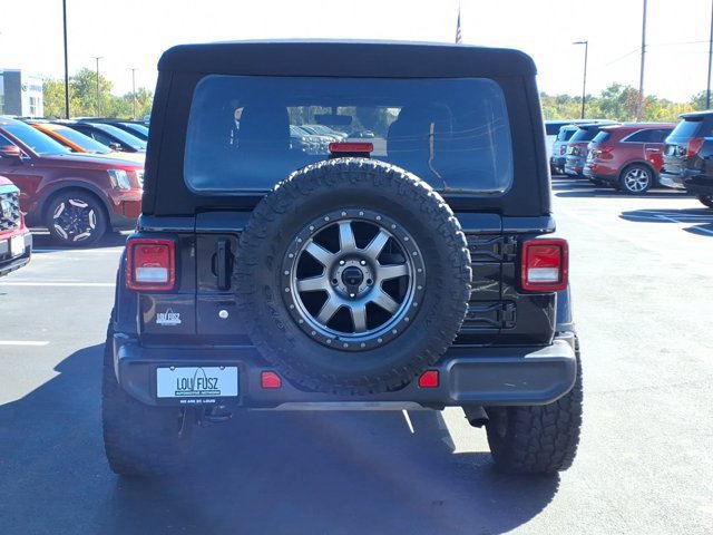 Used 2018 Jeep Wrangler Unlimited Sahara AWD/4WD image 28
