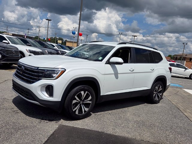 New 2026 Volkswagen Atlas SE FWD image 3