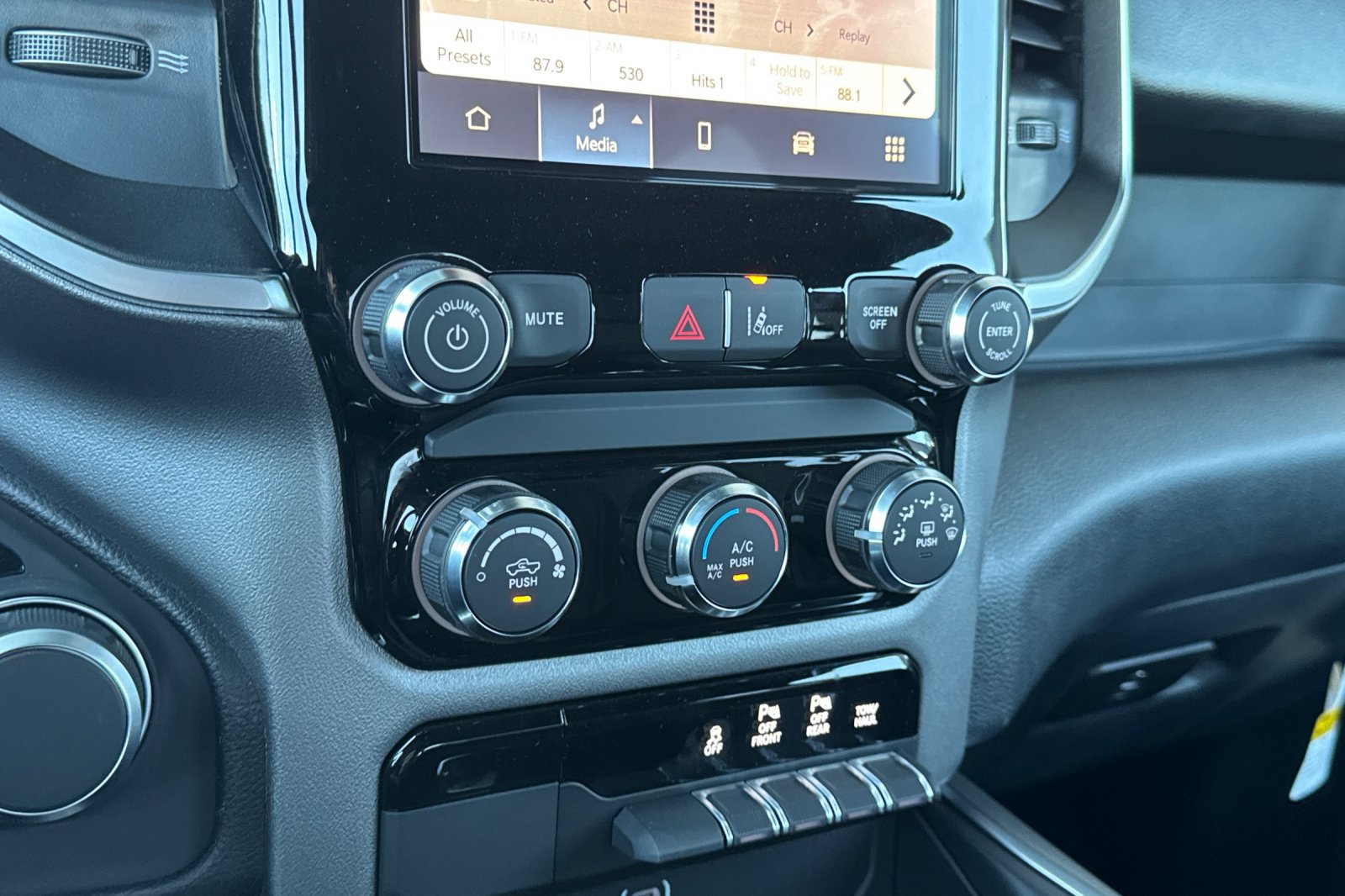 New 2027 RAM 1500 2WD Quad Cab image 18