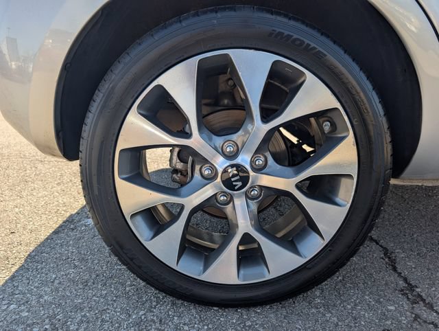 Used 2013 Kia Soul ! w/ Premium Pkg FWD image 26