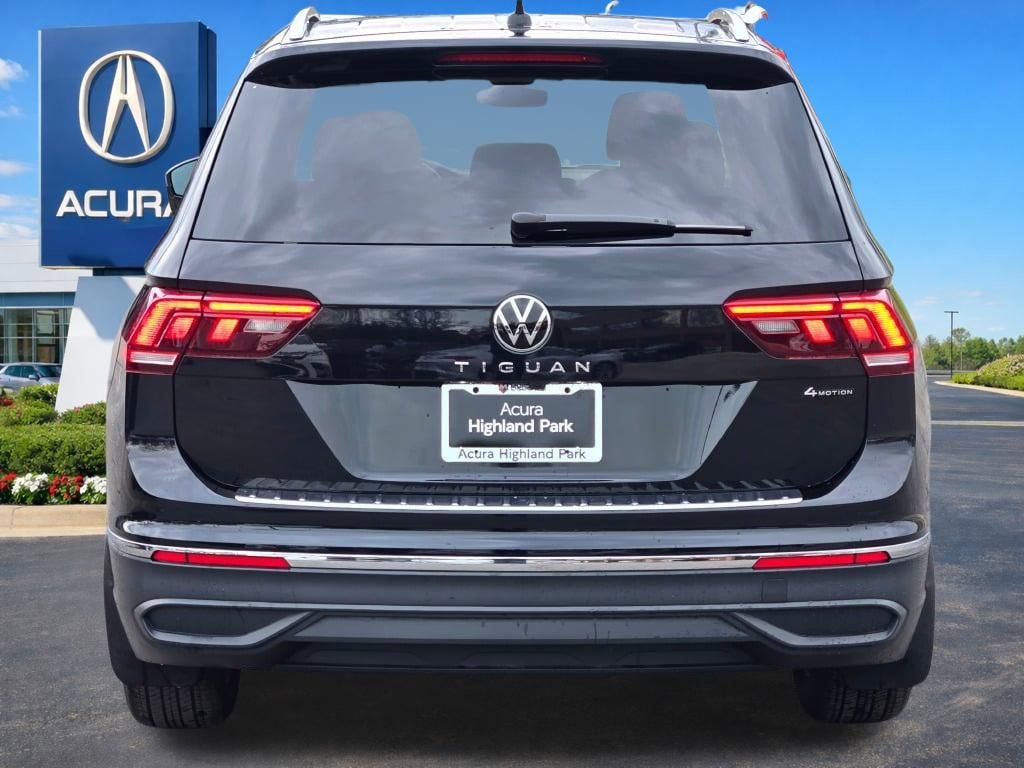 Used 2024 Volkswagen Tiguan Wolfsburg Edition image 17