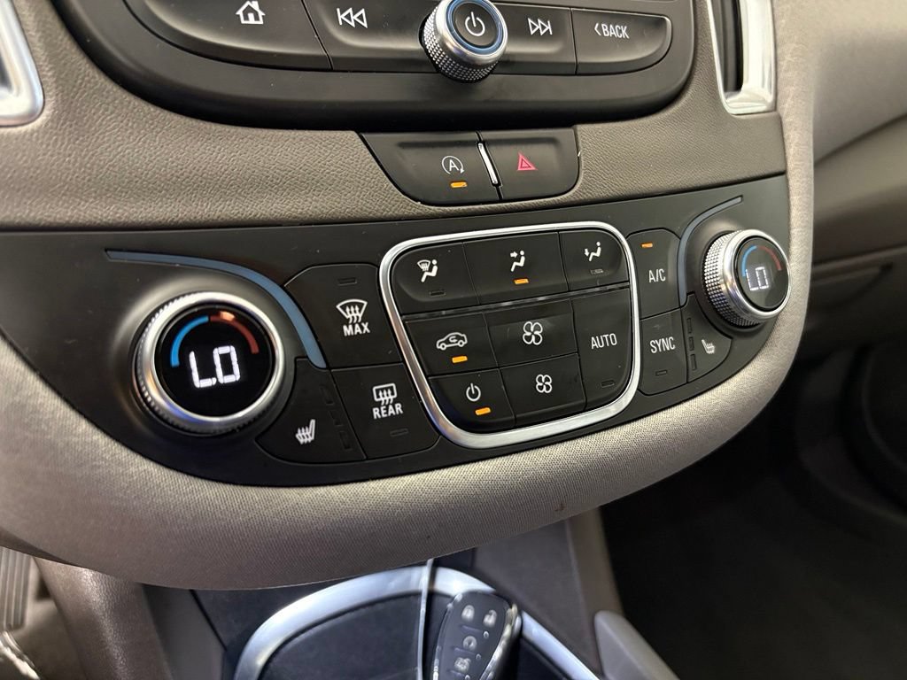 Used 2021 Chevrolet Malibu LT FWD image 29