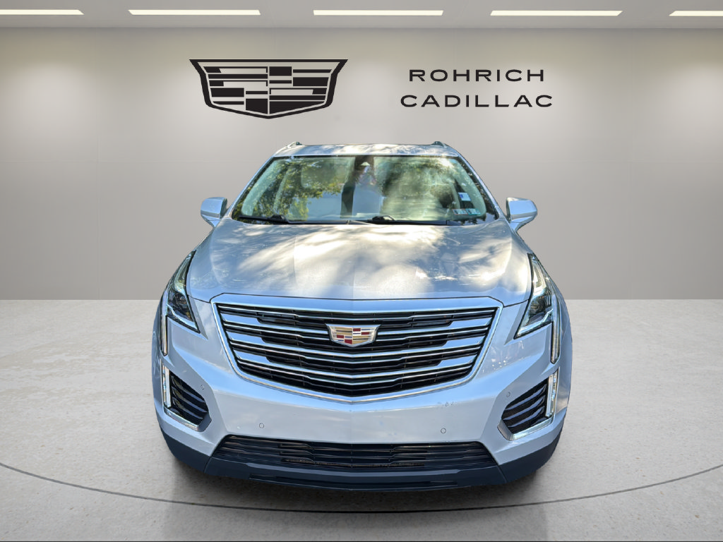 Used 2017 Cadillac XT5 Premium Luxury AWD/4WD image 2