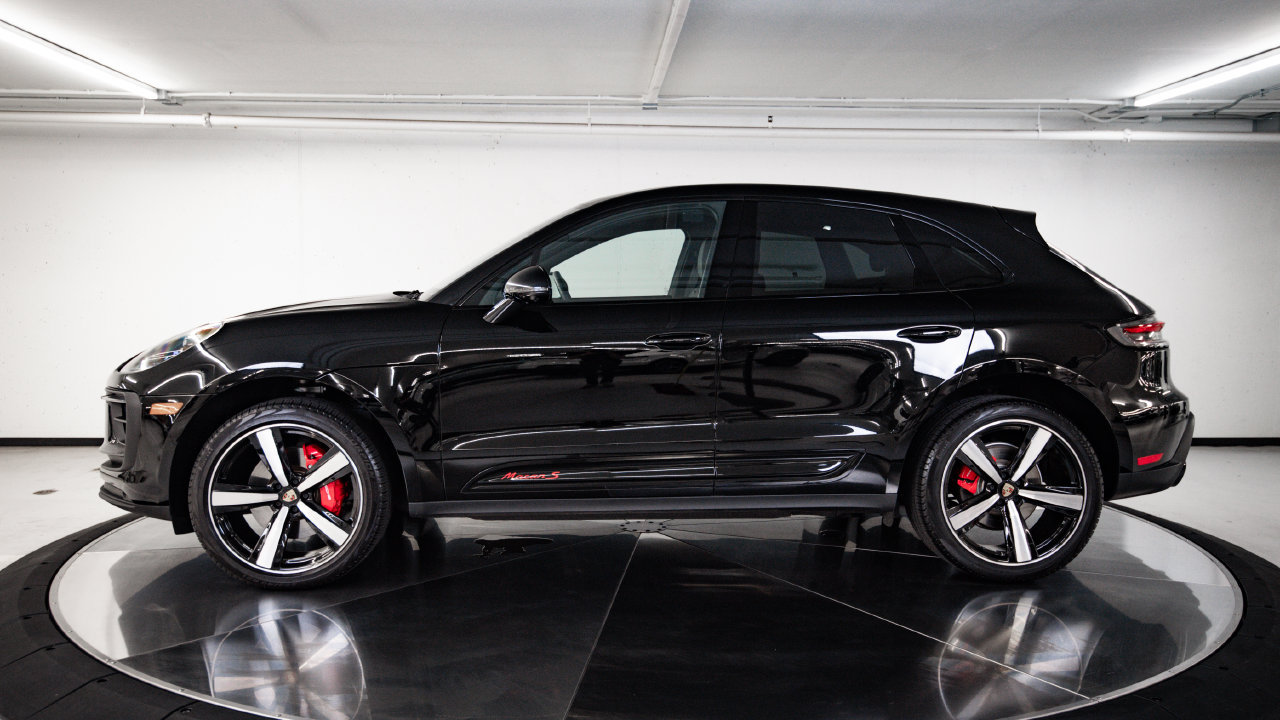 Certified 2026 Porsche Macan S AWD/4WD image 2