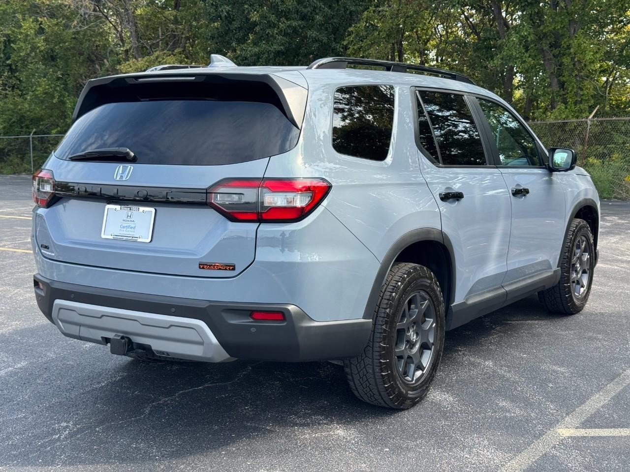 Certified 2025 Honda Pilot TrailSport image 4