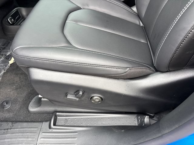 New 2027 Chrysler Pacifica Select w/ Family Tech Group FWD image 7