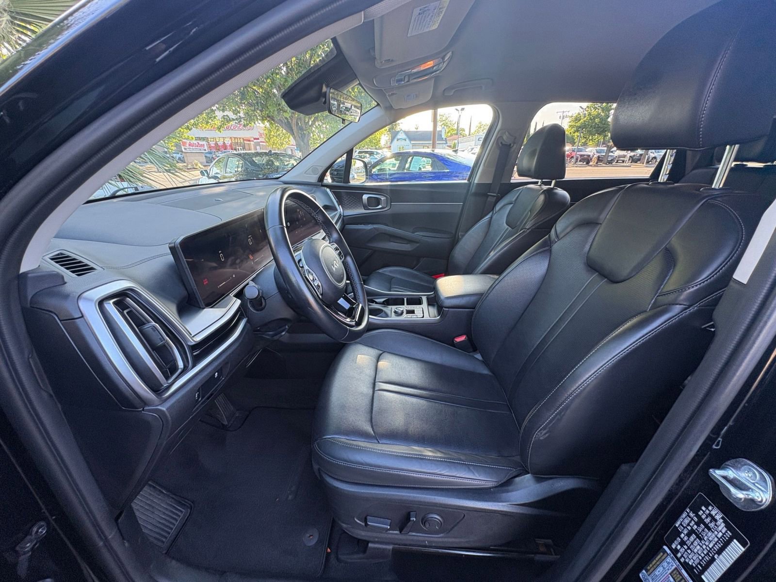 Used 2024 Kia Sorento S FWD image 29