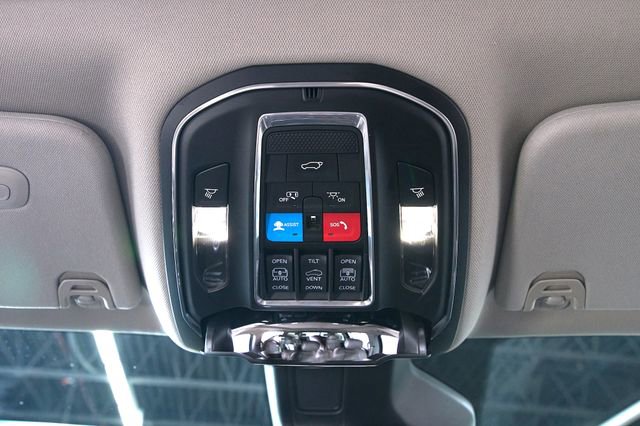 Used 2023 Jeep Wagoneer Series III w/ Premium Group I image 7