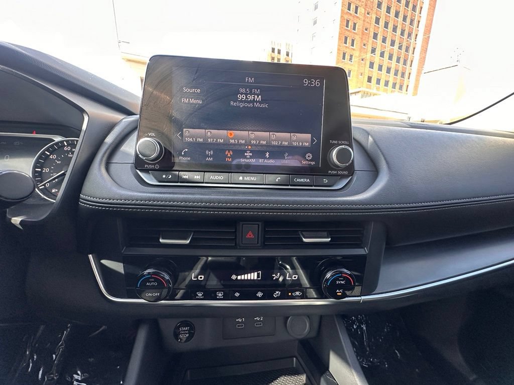 Certified 2024 Nissan Rogue SV FWD image 22