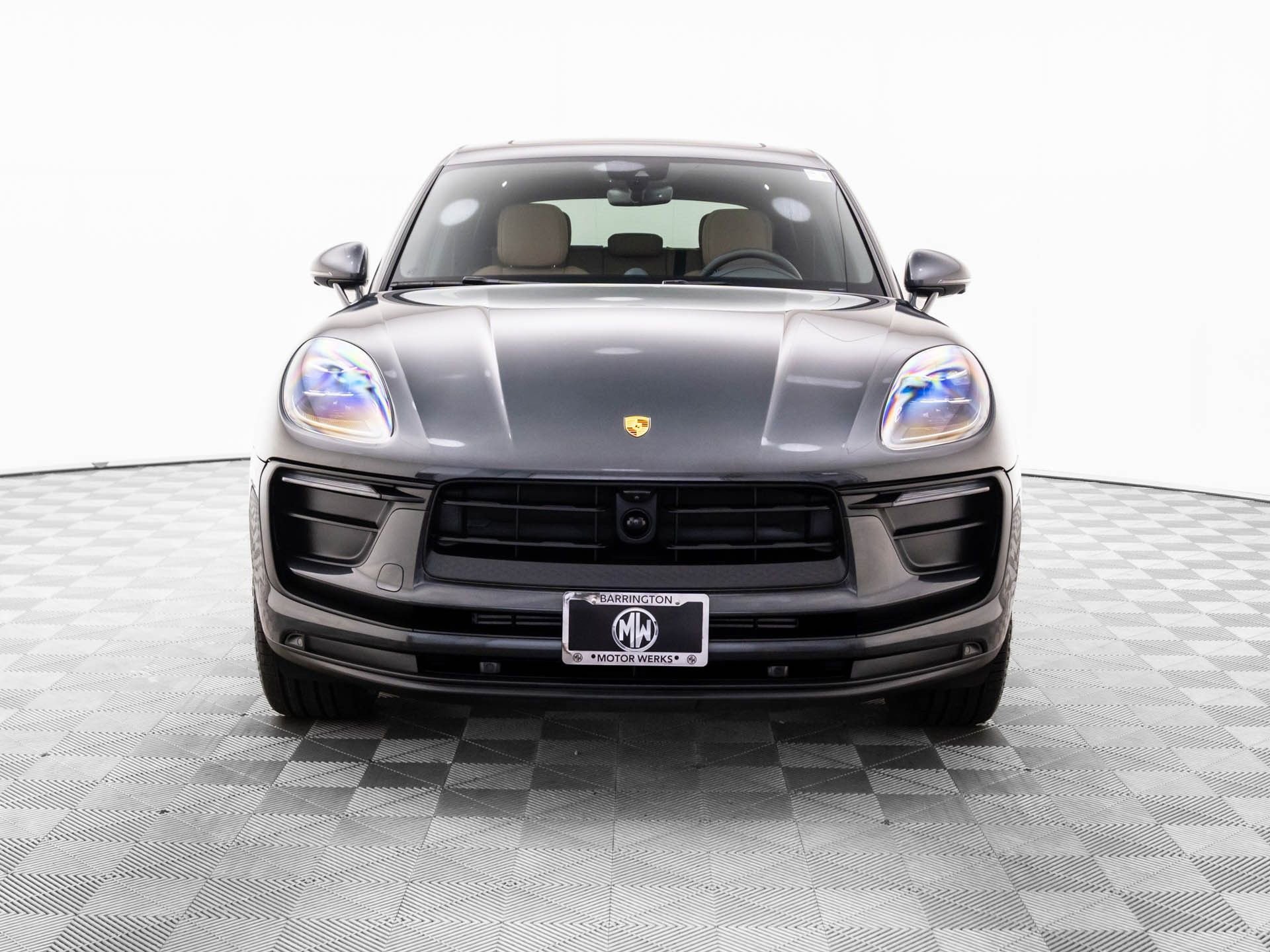 Certified 2025 Porsche Macan image 34