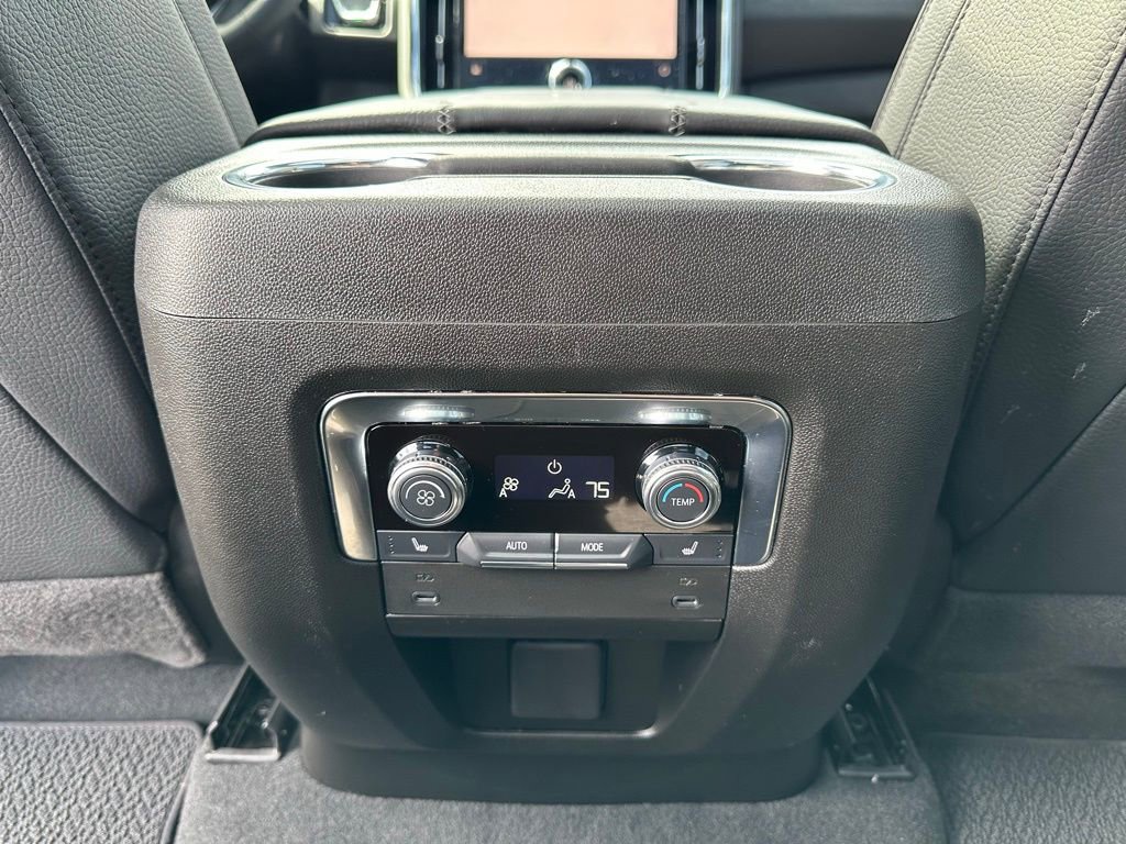 Used 2025 GMC Yukon Denali w/ Sun & Power Step Package image 7