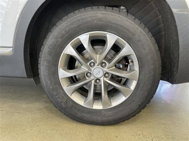 Used 2019 Hyundai Santa Fe SE AWD/4WD image 10