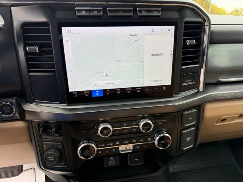 Used 2024 Ford F350 Lariat w/ Chrome Package image 10