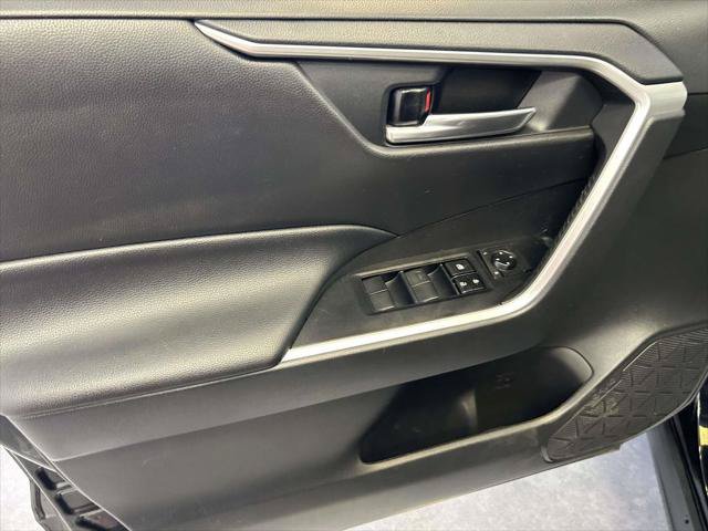 Certified 2021 Toyota RAV4 XLE w/ Convenience Package FWD image 17