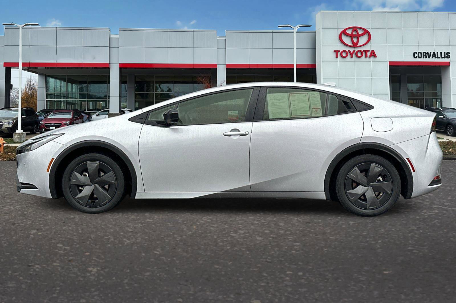 Used 2024 Toyota Prius LE image 7