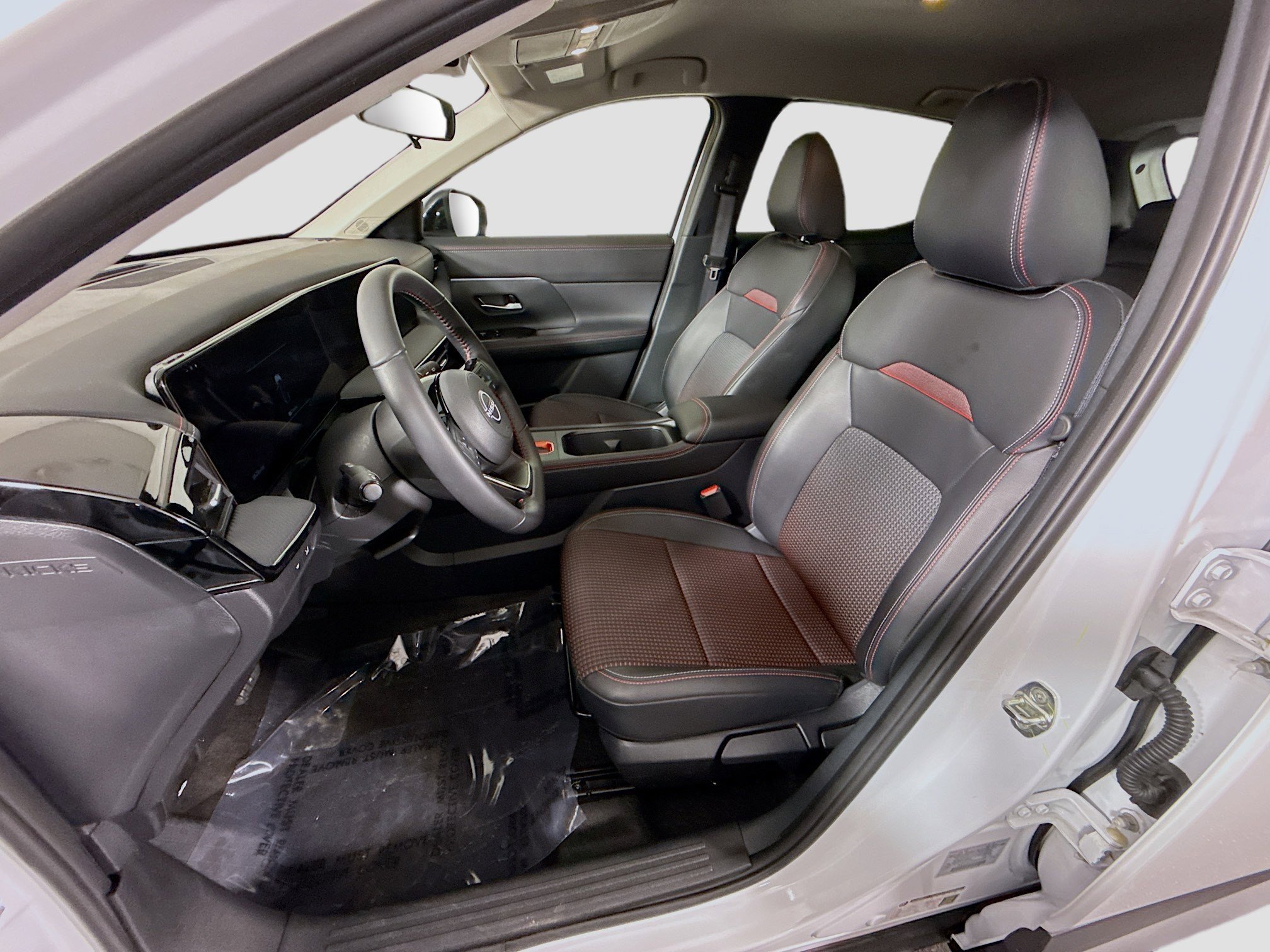 Used 2026 Nissan Kicks SR image 22