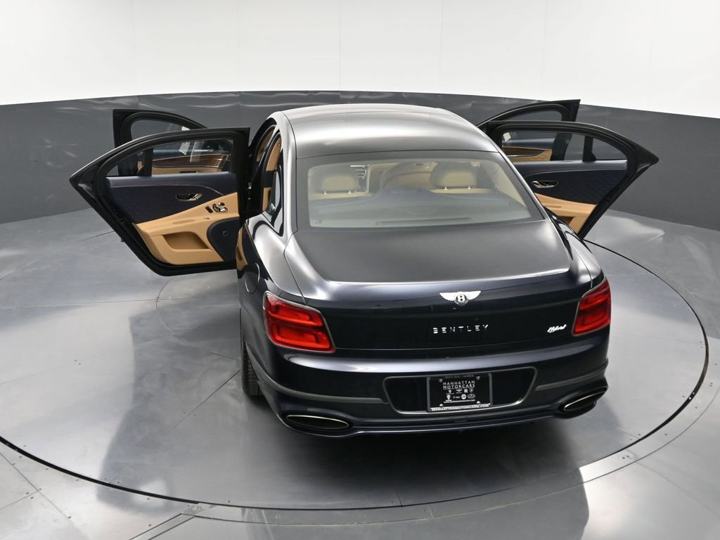 Used 2025 Bentley Flying Spur Plug-In Hybrid AWD/4WD image 39