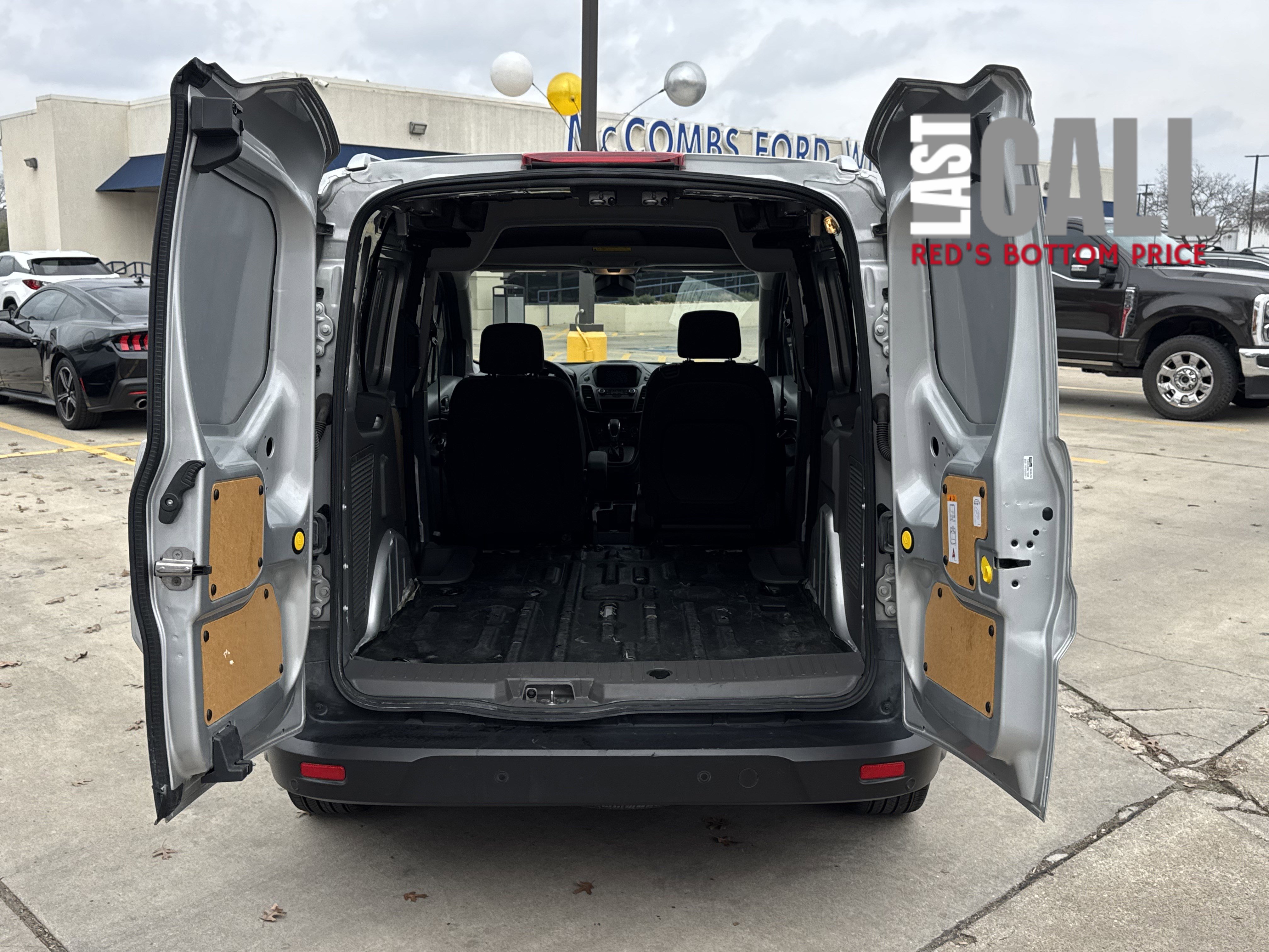 Used 2023 Ford Transit Connect XL image 9