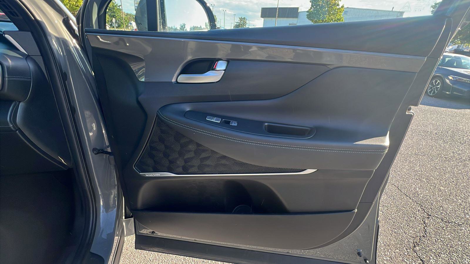 Used 2023 Hyundai Santa Fe Calligraphy image 12