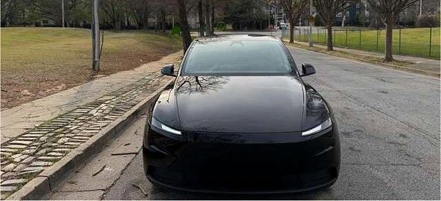Used 2026 Tesla Model Y 2WD image 7