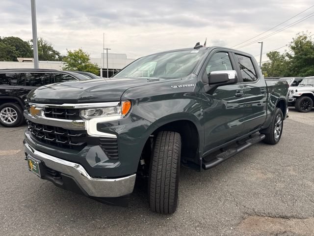 Used 2025 Chevrolet Silverado 1500 LT AWD/4WD image 3