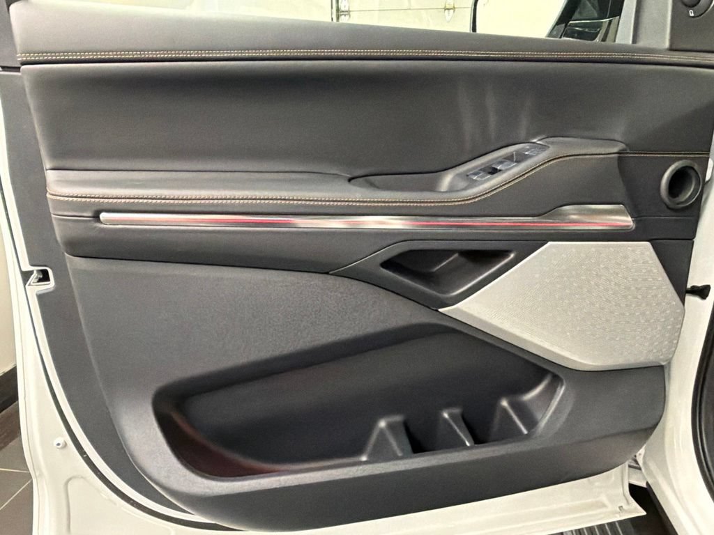 New 2027 Lincoln Navigator Black Label AWD/4WD image 32