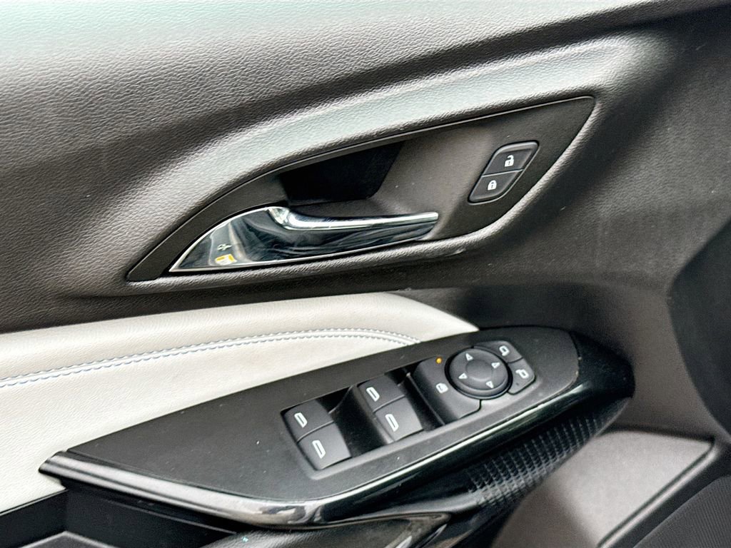 Used 2025 Chevrolet Trax LT w/ LT Convenience Package image 17