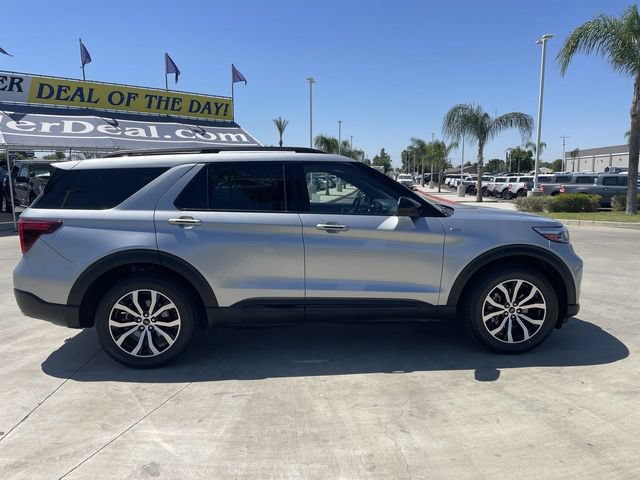 Used 2023 Ford Explorer ST-Line w/ Class IV Trailer Tow Package AWD/4WD image 9