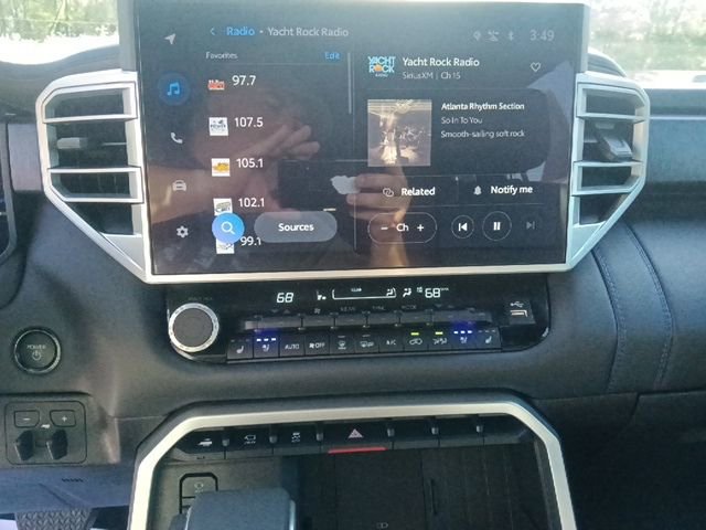 Used 2025 Toyota Sequoia Platinum AWD/4WD image 22