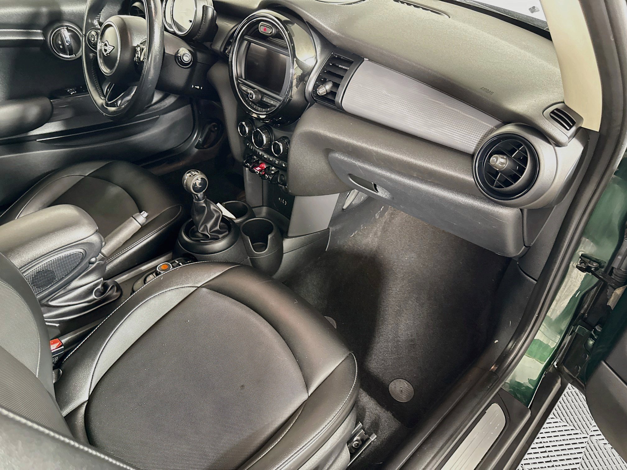 Used 2017 MINI Cooper 2-Door Hardtop FWD image 26