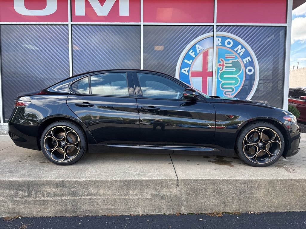 New 2025 Alfa Romeo Giulia AWD w/ Driving Assist Package image 2
